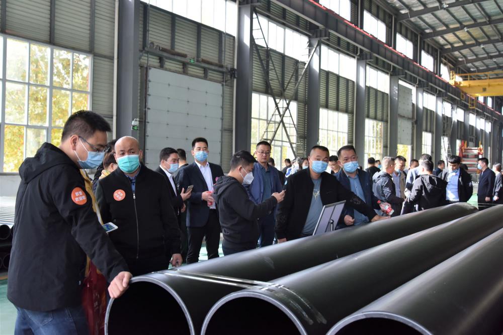 經(jīng)銷商走進聯(lián)塑河北邢臺生產(chǎn)基地 經(jīng)銷商走進聯(lián)塑河北邢臺生產(chǎn)基地